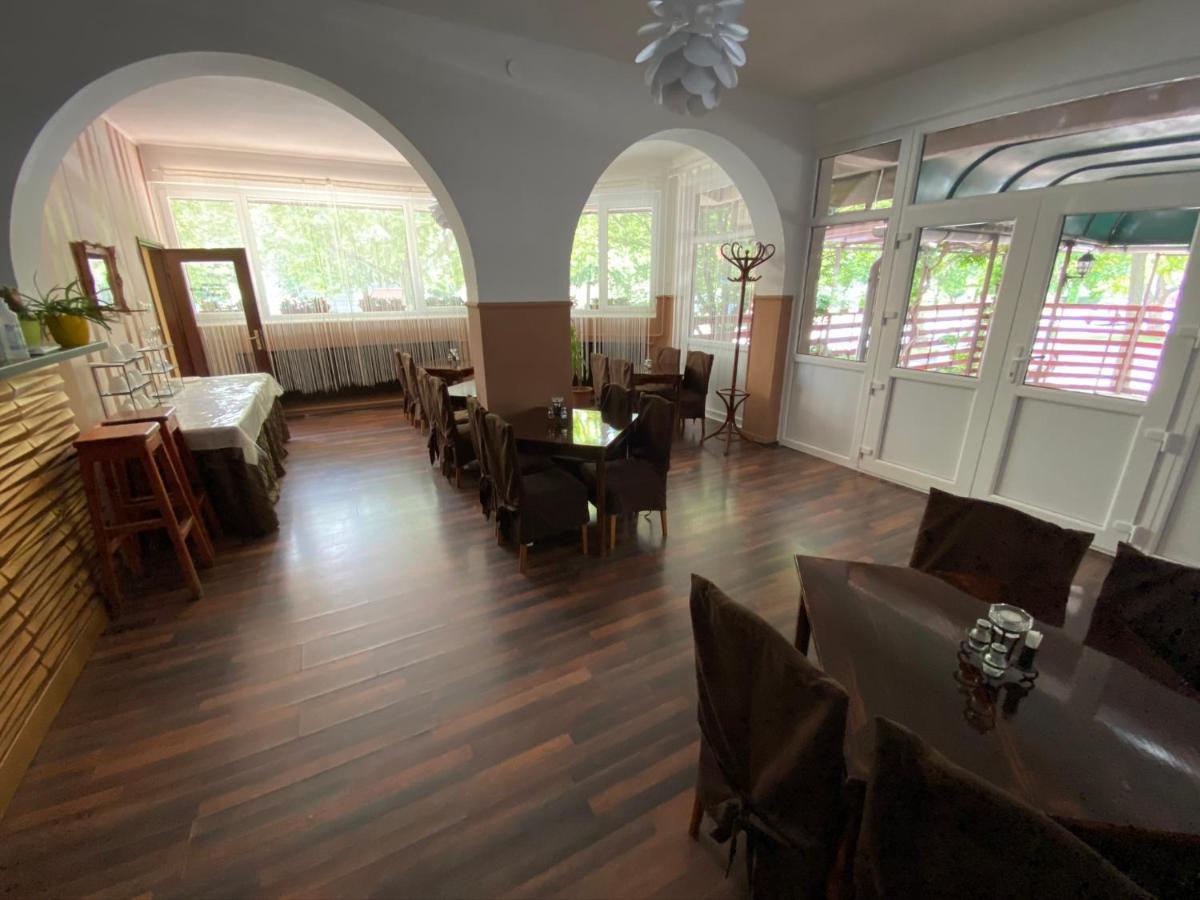 Belvárosi Panzió Siófok Exterior foto