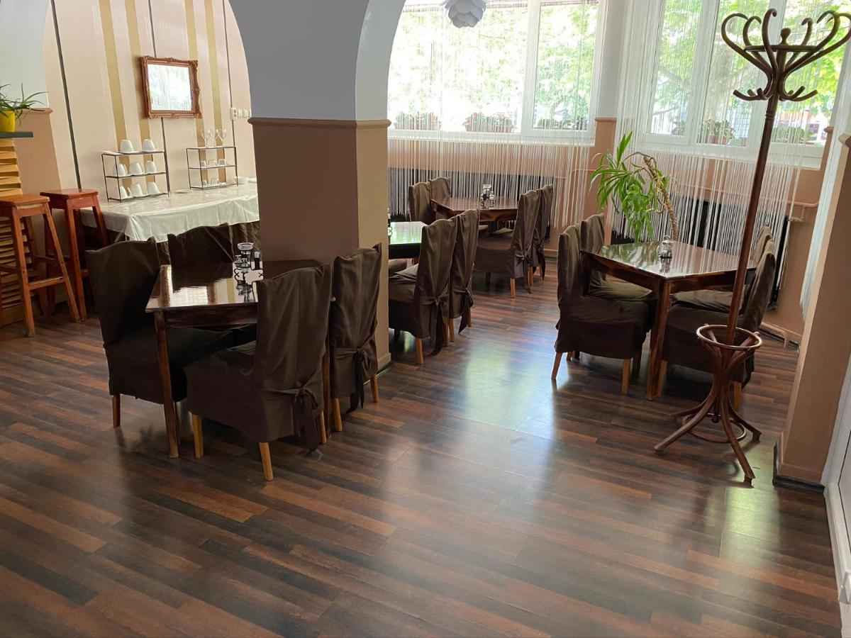 Belvárosi Panzió Siófok Exterior foto