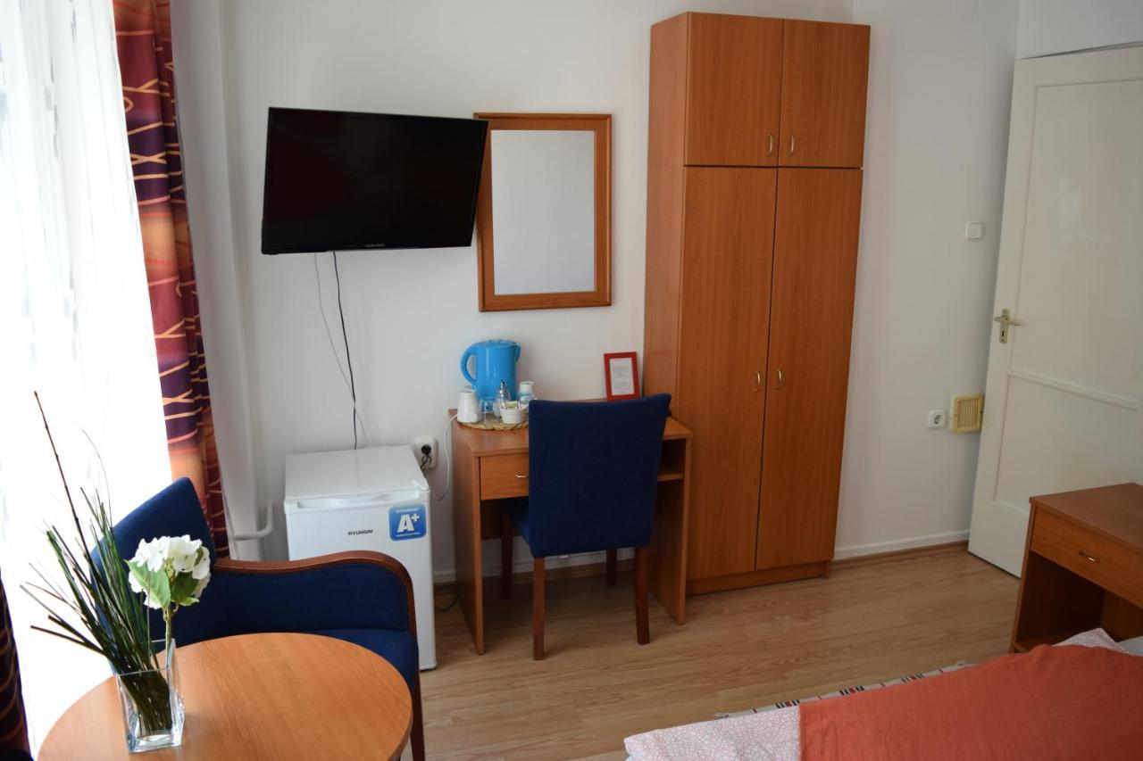 Belvárosi Panzió Siófok Exterior foto