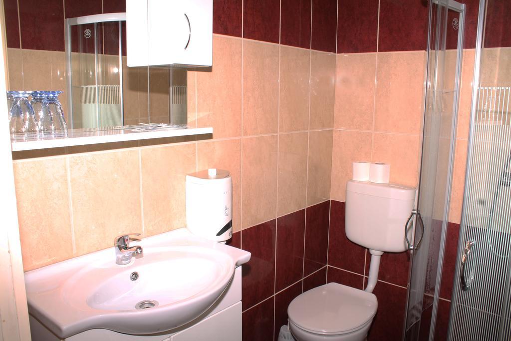 Belvárosi Panzió Siófok Exterior foto